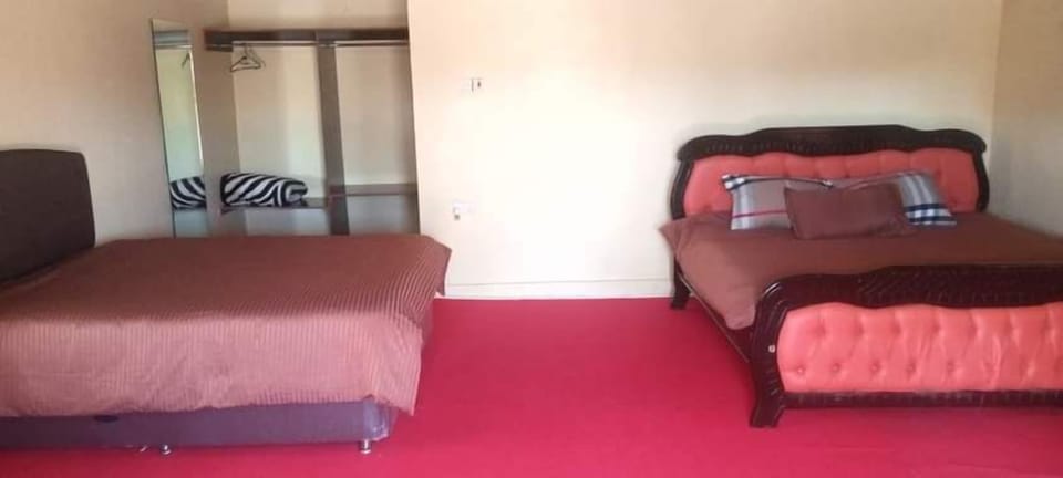Laptop workspace, free WiFi
