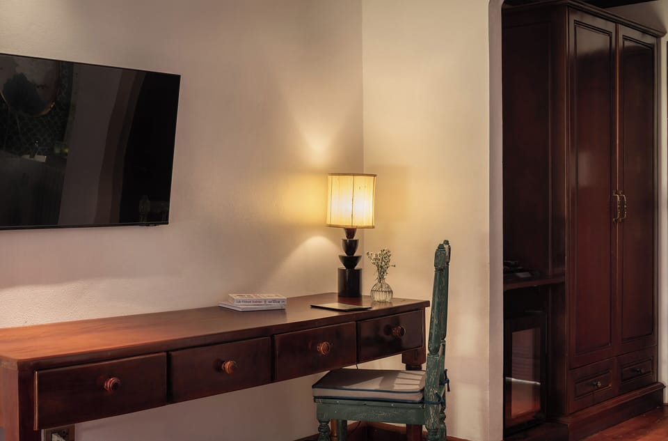 Desk, bed sheets