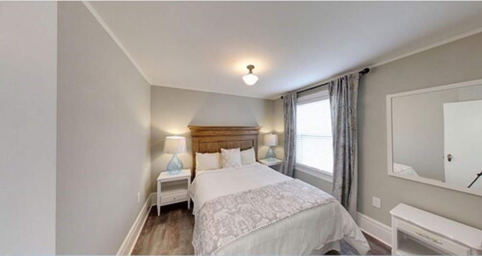 Blackout drapes, free WiFi, bed sheets, alarm clocks