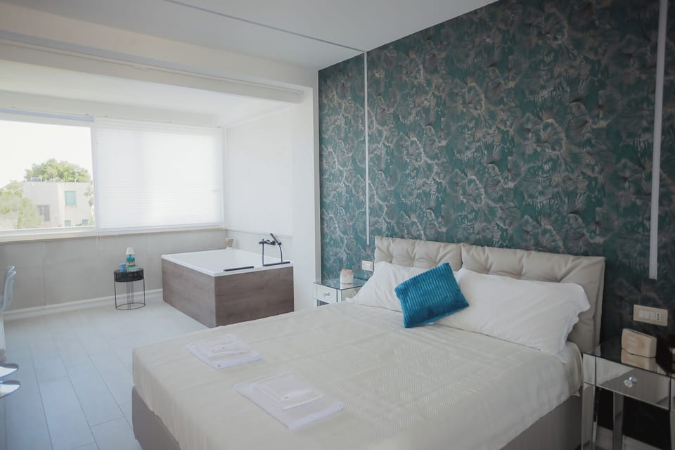 JUNIOR SUITE MEDITERRANEO 103 | In-room safe, blackout drapes, soundproofing, WiFi (free)