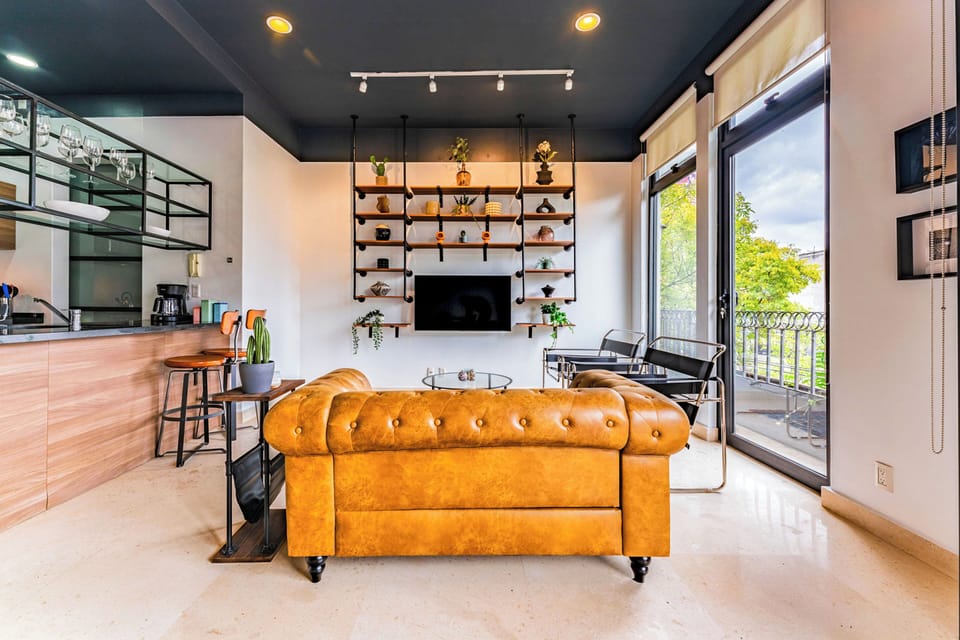 Apartment, 3 Bedrooms, Balcony, City View | Living area