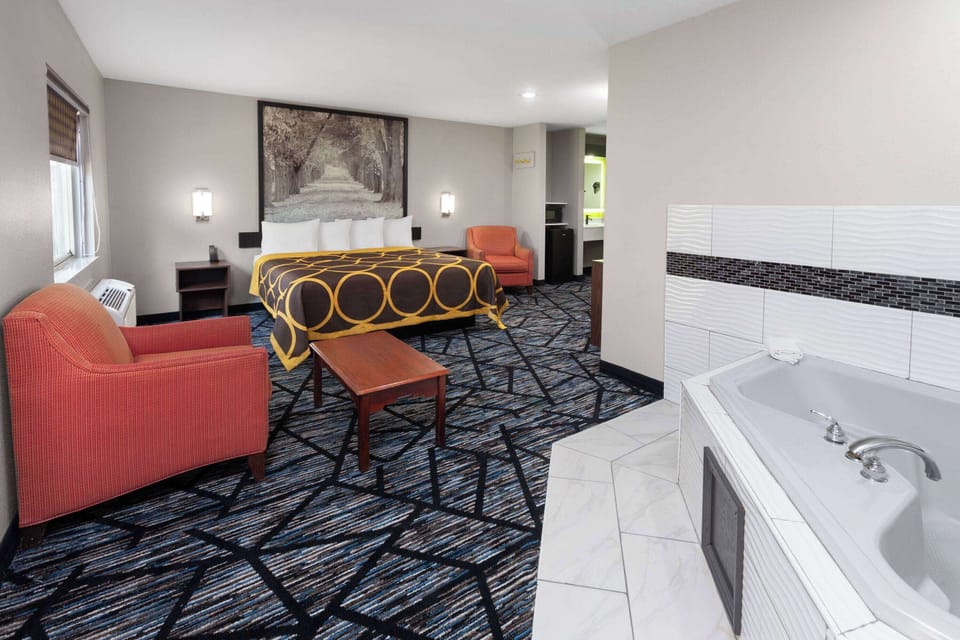 Room, 1 King Bed, Non Smoking | Desk, iron/ironing board, cribs/infant beds, free WiFi