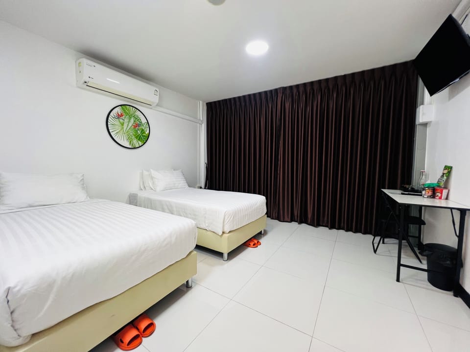Family Room | Free WiFi, bed sheets