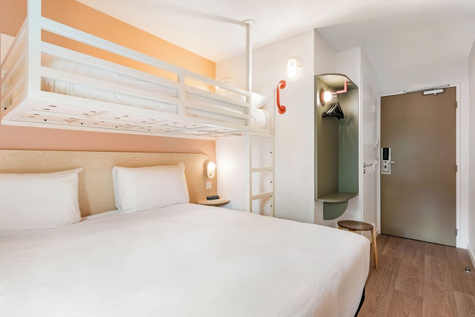 Triple Room, Multiple Beds (Pop) | Premium bedding, pillowtop beds, soundproofing, iron/ironing board