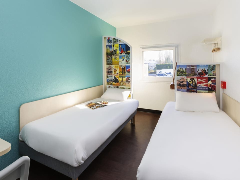 Room, 2 Twin Beds | Soundproofing