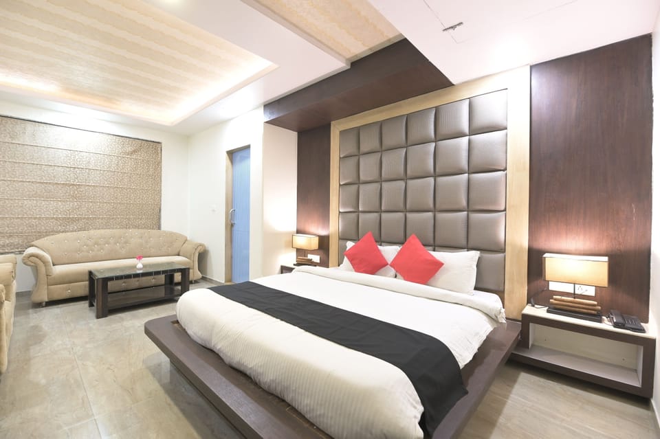 Premium Room | Desk, laptop workspace, free WiFi
