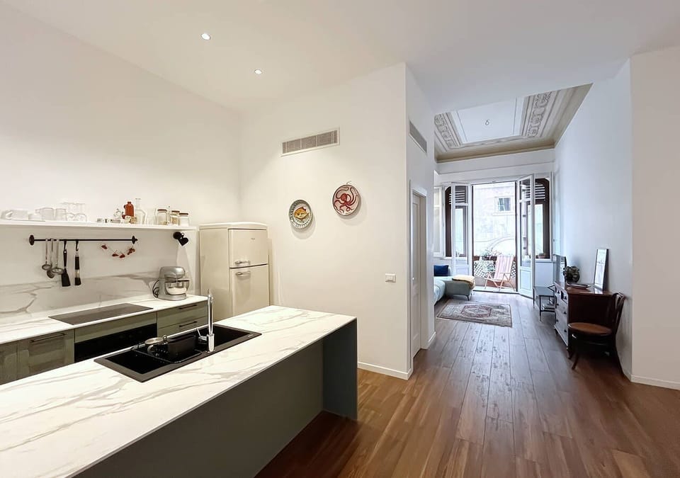 Basic Apartment, City View | Private kitchen