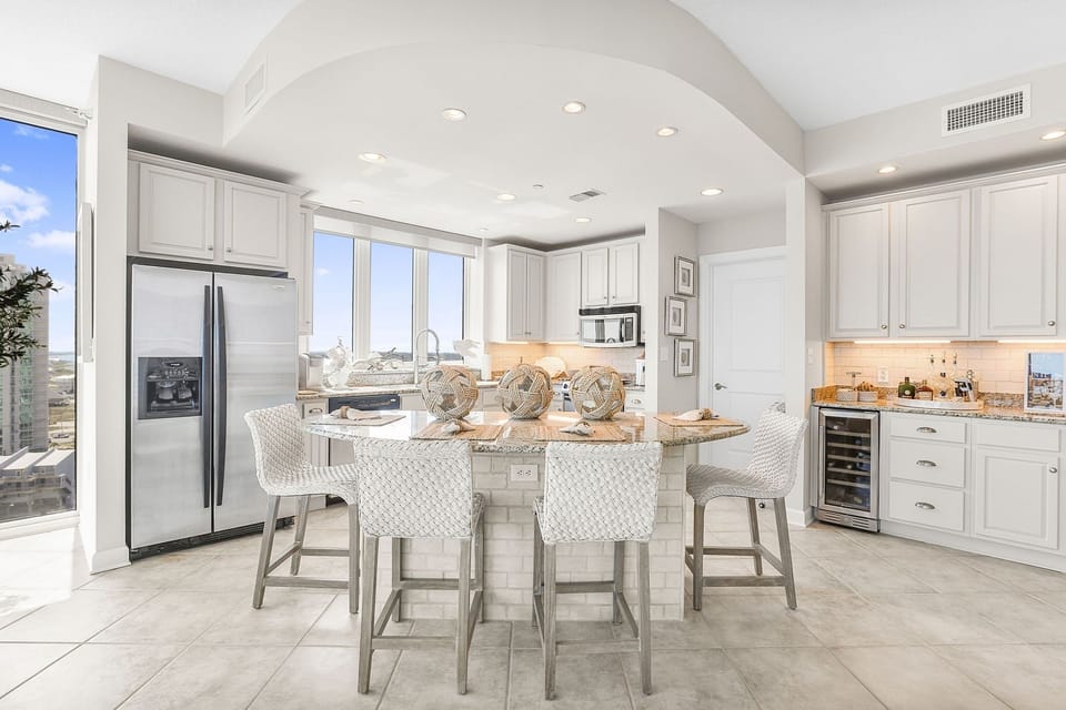 Condo, 3 Bedrooms | Private kitchen | Coffee/tea maker, fridge, oven