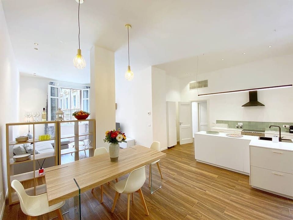 Basic Apartment | Dining room
