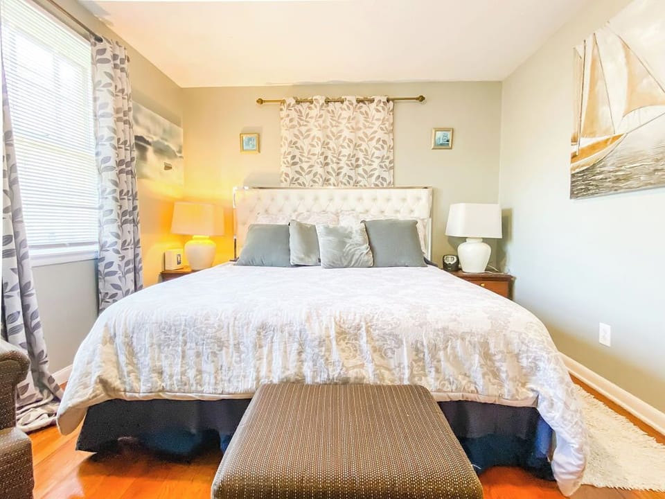 4 bedrooms, iron/ironing board