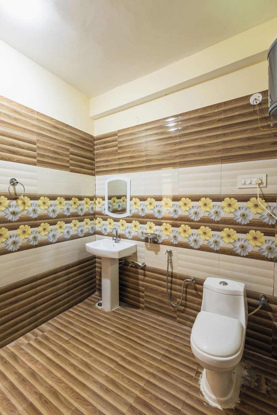 Superior Double Room, 1 Bedroom, Balcony, Mountain View | Bathroom | Shower, hydromassage showerhead, designer toiletries, towels