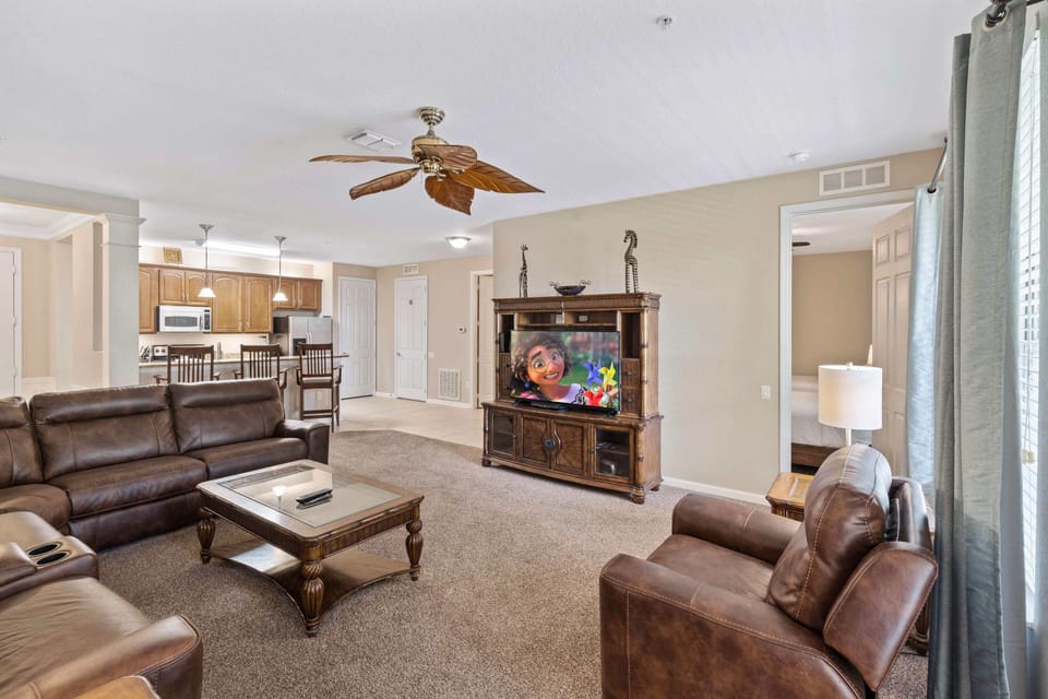 Luxury Apartment, 2 Bedrooms, Kitchen | Living area | Flat-screen TV