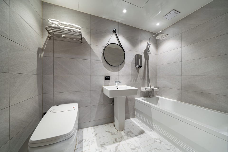Premium Double Room, Non Smoking, Park View | Bathroom