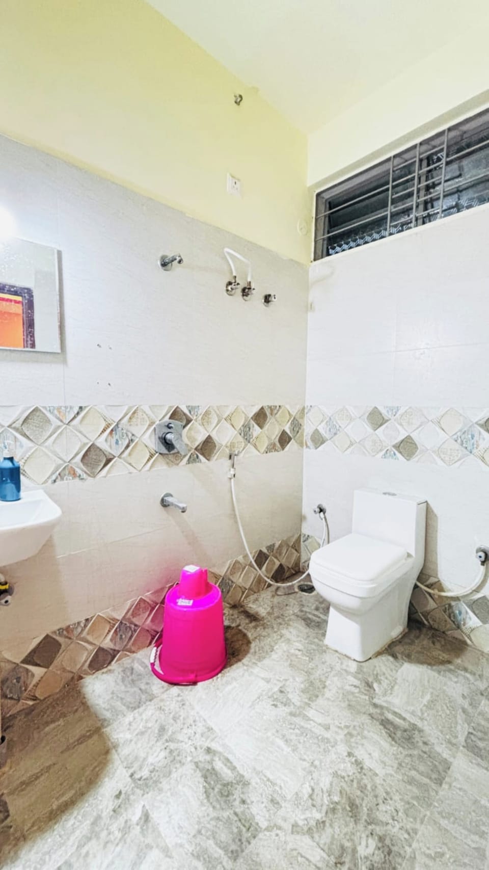 Deluxe Double Room | Bathroom | Shower, towels