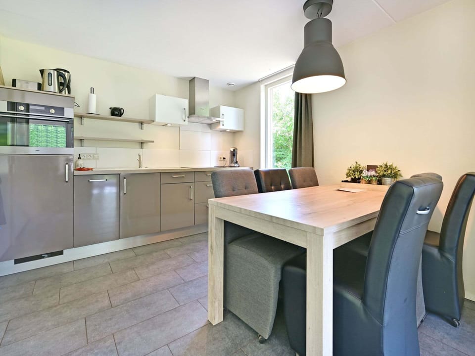 Fridge, microwave, dishwasher, coffee/tea maker