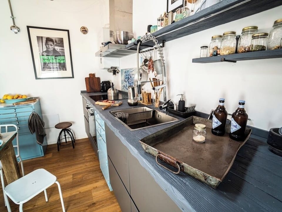 Apartment, City View | Private kitchen | Electric kettle, toaster