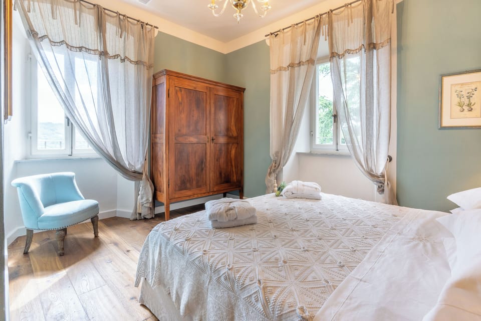 Classic Suite, Park View | In-room safe, cribs/infant beds, travel crib, free WiFi