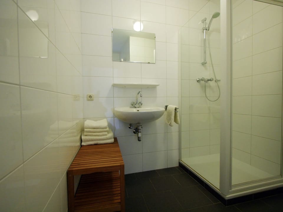 Classic House, 3 Bedrooms | Bathroom | Shower