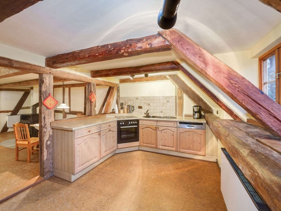 Classic House, 5 Bedrooms | Private kitchen | Fridge, microwave, dishwasher, coffee/tea maker