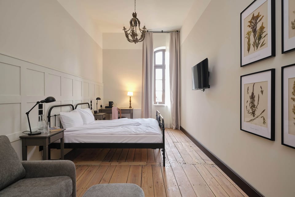 Comfort Single Room | In-room safe, desk, laptop workspace, soundproofing