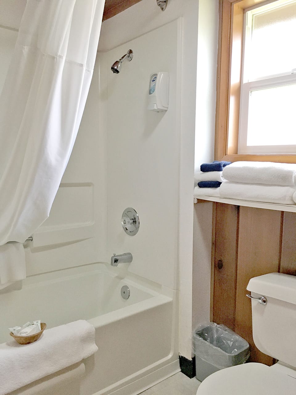 Superior Quadruple Room, Multiple Beds | Bathroom | Shower, free toiletries, hair dryer, towels