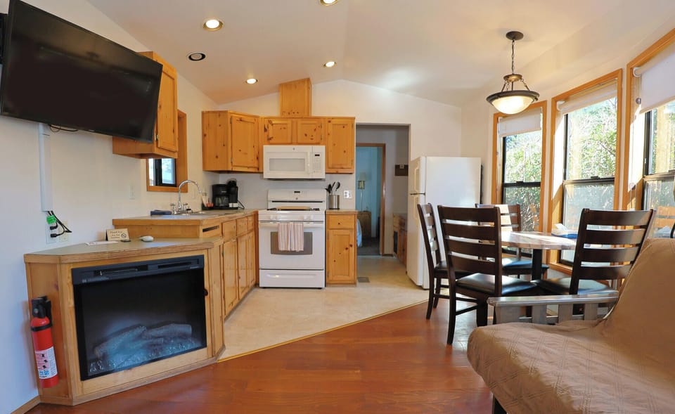 Family Cabin, 2 Bedrooms, Kitchen | Living area | Flat-screen TV