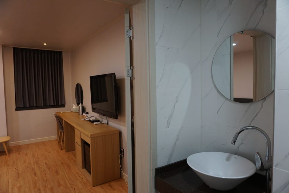 Standard Twin Room | Blackout drapes, free WiFi
