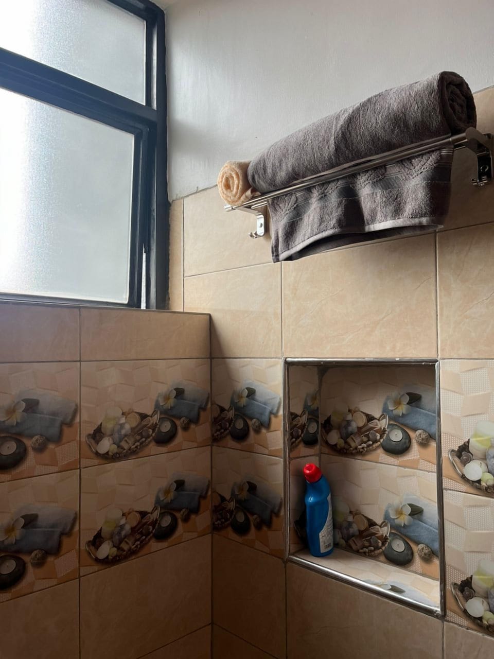 Slippers, towels