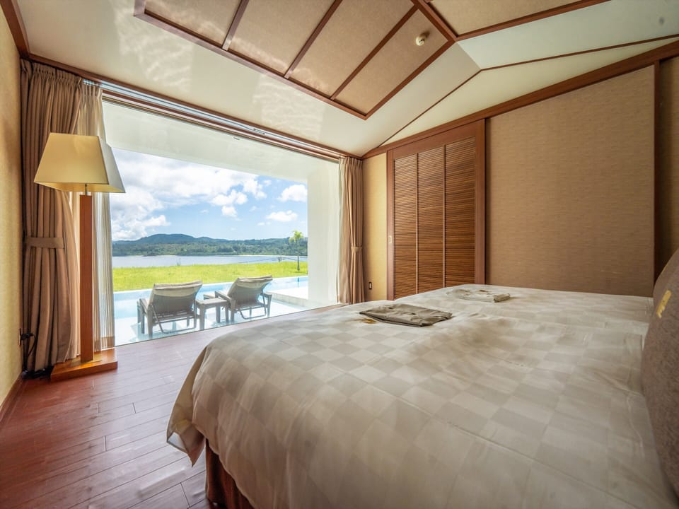 Executive Suite, 1 Bedroom, Non Smoking, Private Pool | Premium bedding, minibar, in-room safe, desk
