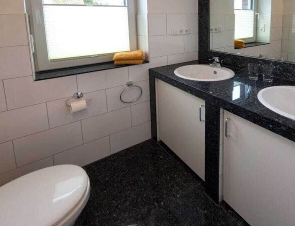 House | Bathroom