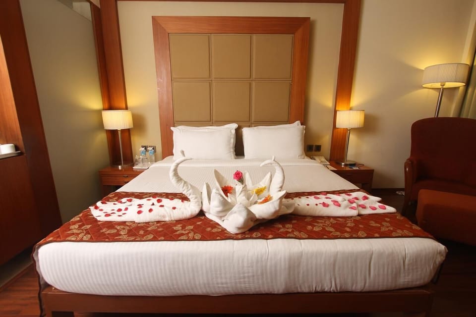 Deluxe Room | Desk, laptop workspace, iron/ironing board, free WiFi