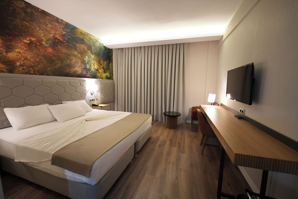 Standard Double or Twin Room, Garden View | Desk, laptop workspace, free WiFi