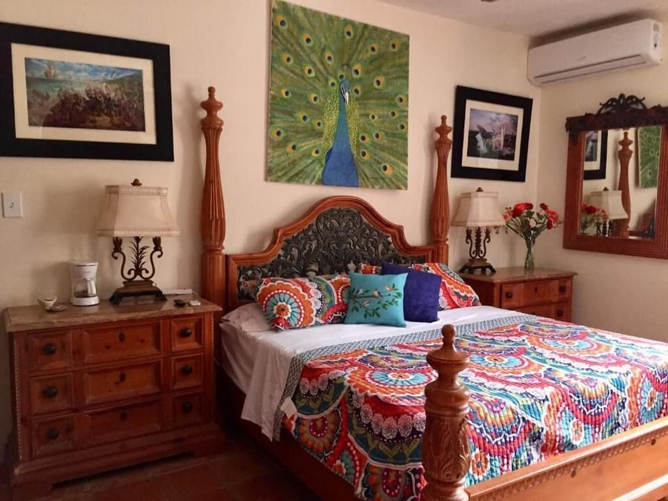 Basic Suite | Blackout drapes, iron/ironing board, WiFi (free)