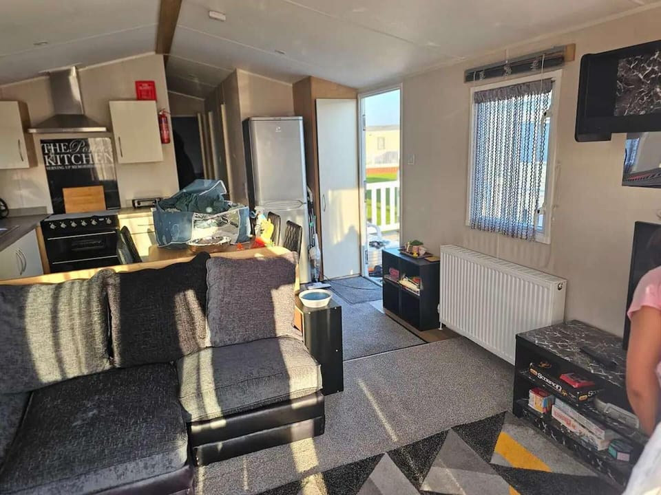 Cabin | Living area | TV