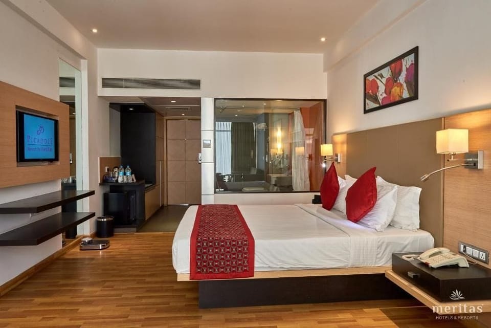 Executive Room | Premium bedding, minibar, in-room safe, desk