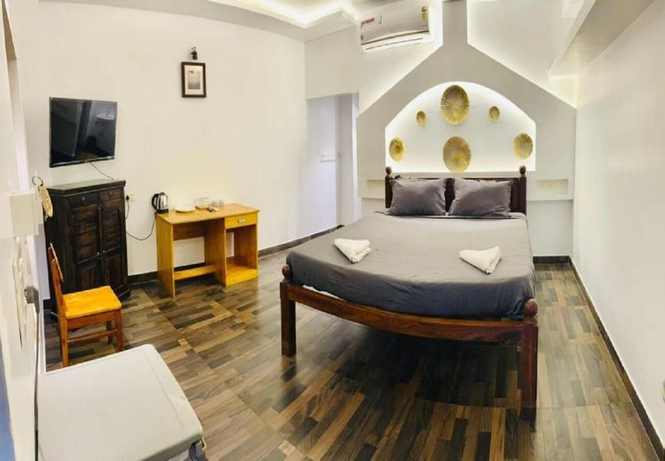 Deluxe Double Room, Sea View | Premium bedding, desk, soundproofing, rollaway beds