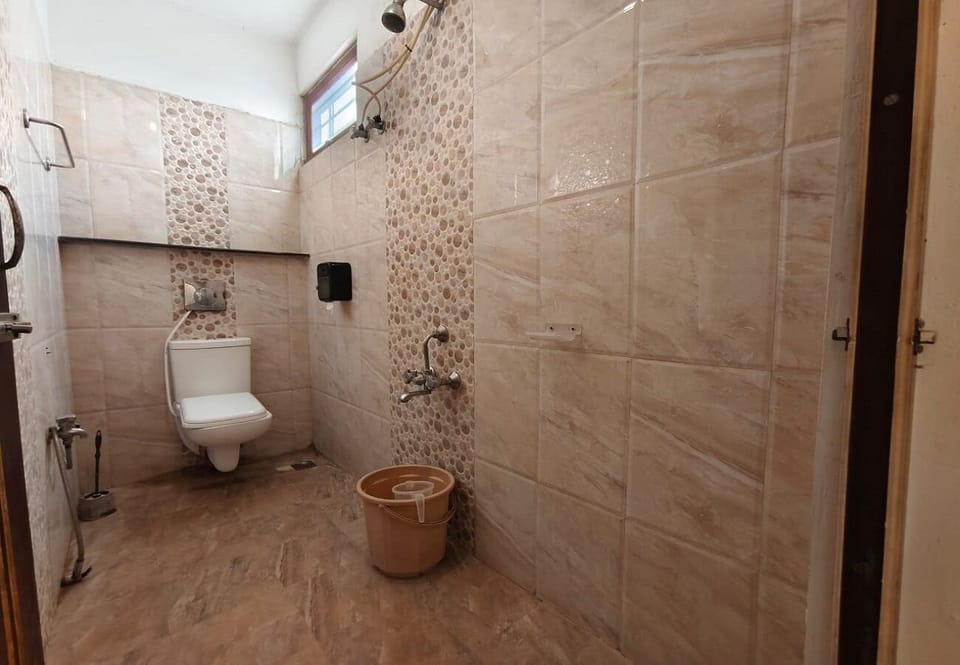 Deluxe Double Room, Sea View | Bathroom | Soap, shampoo