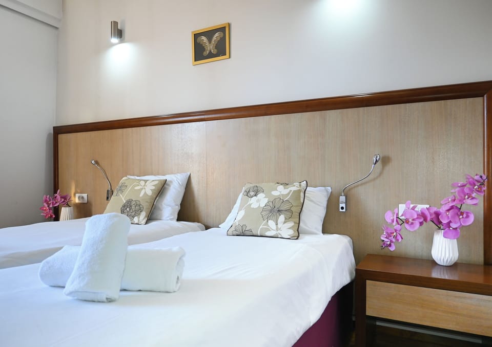 Comfort Triple Room | Blackout drapes, soundproofing, free WiFi