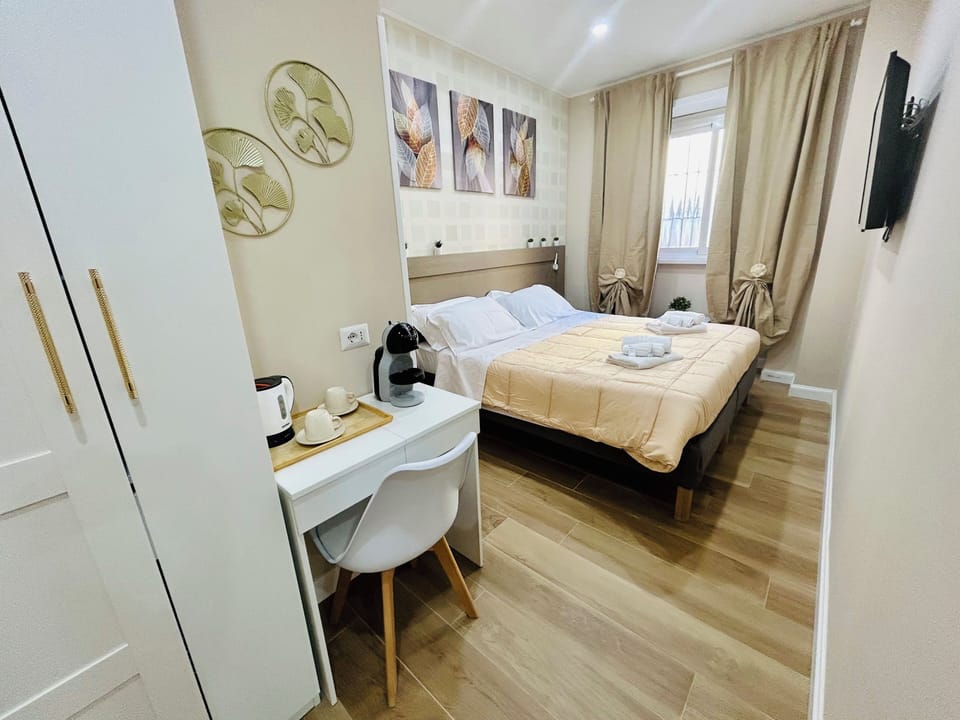 Deluxe Twin Room | In-room safe, desk, iron/ironing board, free WiFi