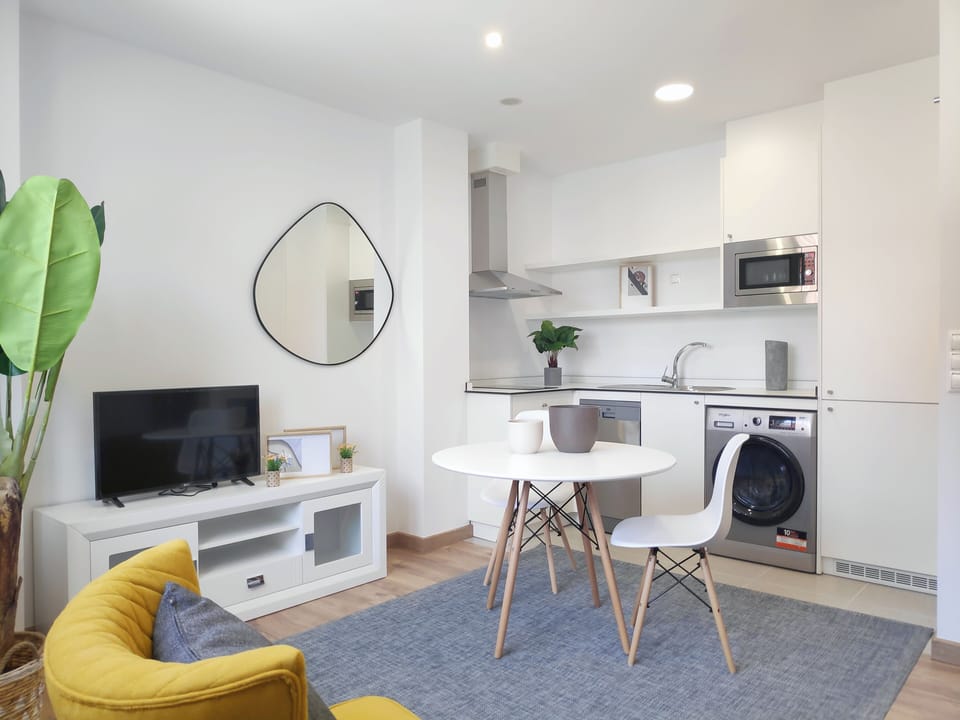 Standard Apartment, 1 Double Bed | Private kitchen | Mini-fridge, microwave, stovetop, dishwasher