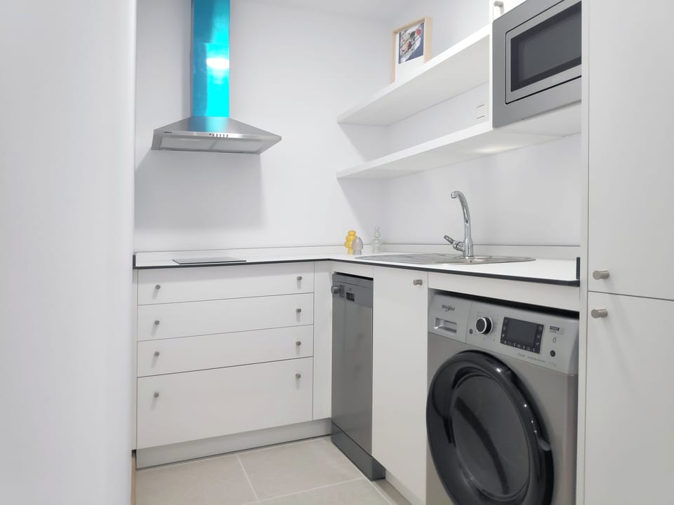 Family Apartment, 2 Bedrooms | Private kitchen | Mini-fridge, microwave, stovetop, dishwasher