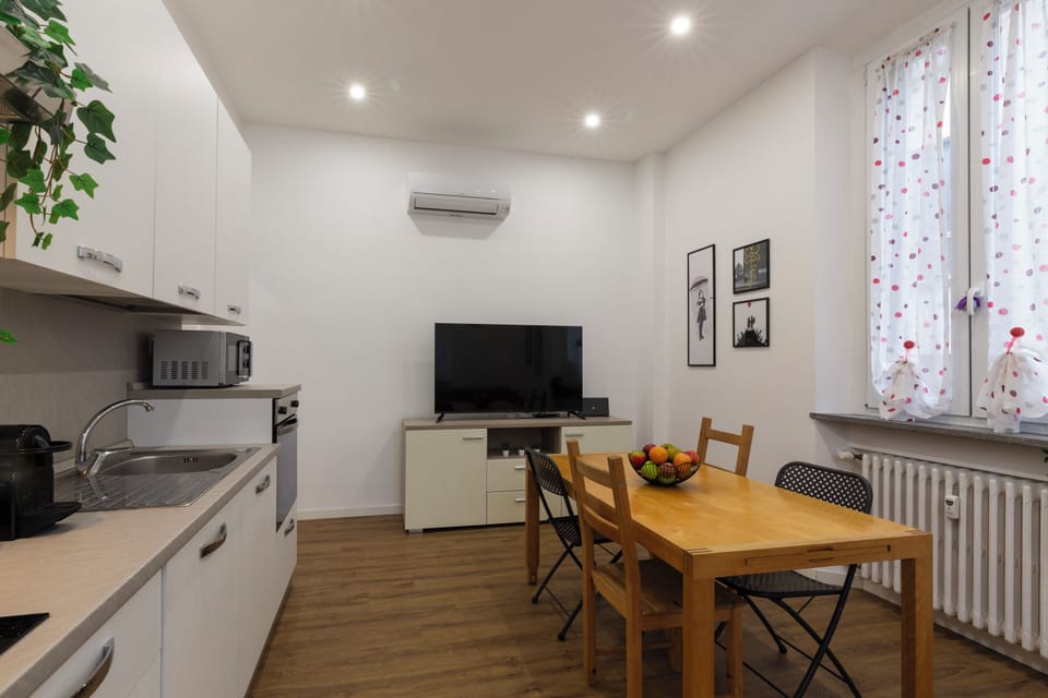 Comfort Apartment | Private kitchen | Fridge, microwave, oven, stovetop