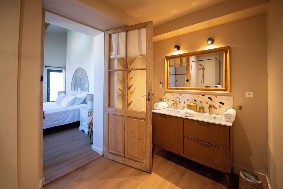 Triple Room | Bathroom | Shower, hair dryer, towels, soap