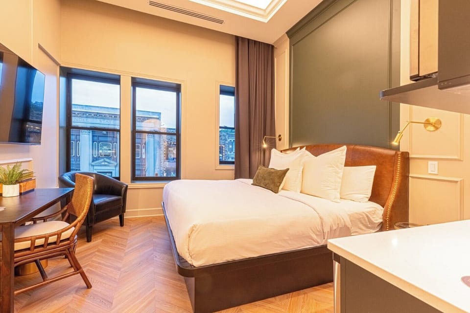 Superior Single Room | Desk, laptop workspace, soundproofing, iron/ironing board