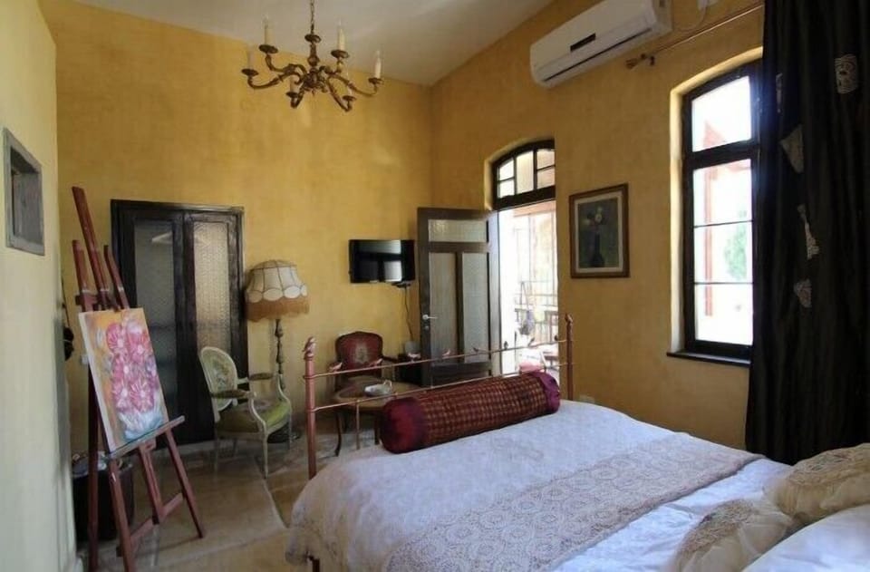 Deluxe Room, Balcony, City View | Free minibar, blackout drapes, free WiFi, bed sheets