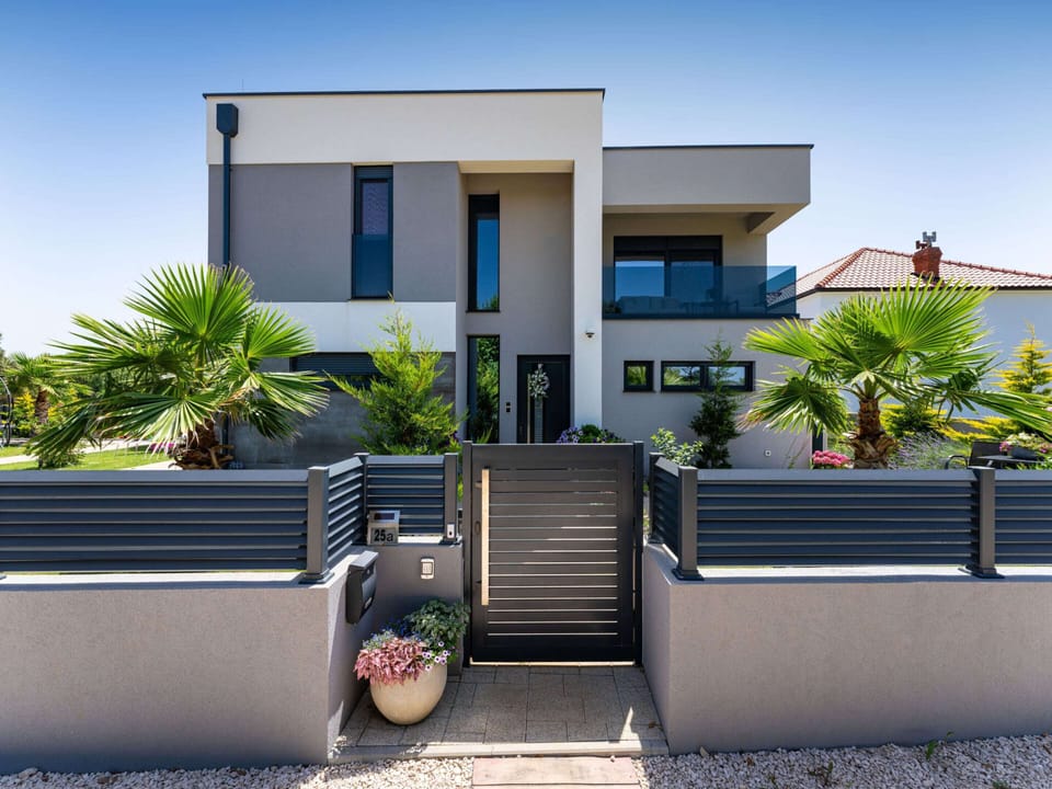 Villa | Exterior