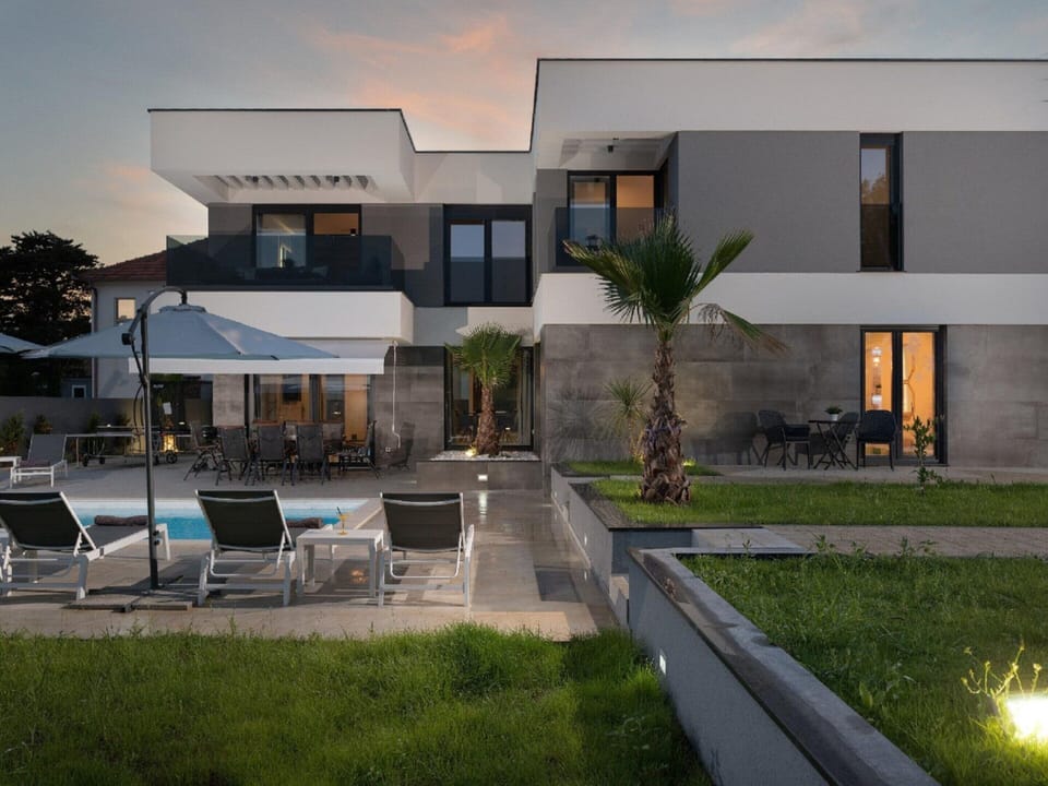 Villa | Pool | Indoor pool, outdoor pool