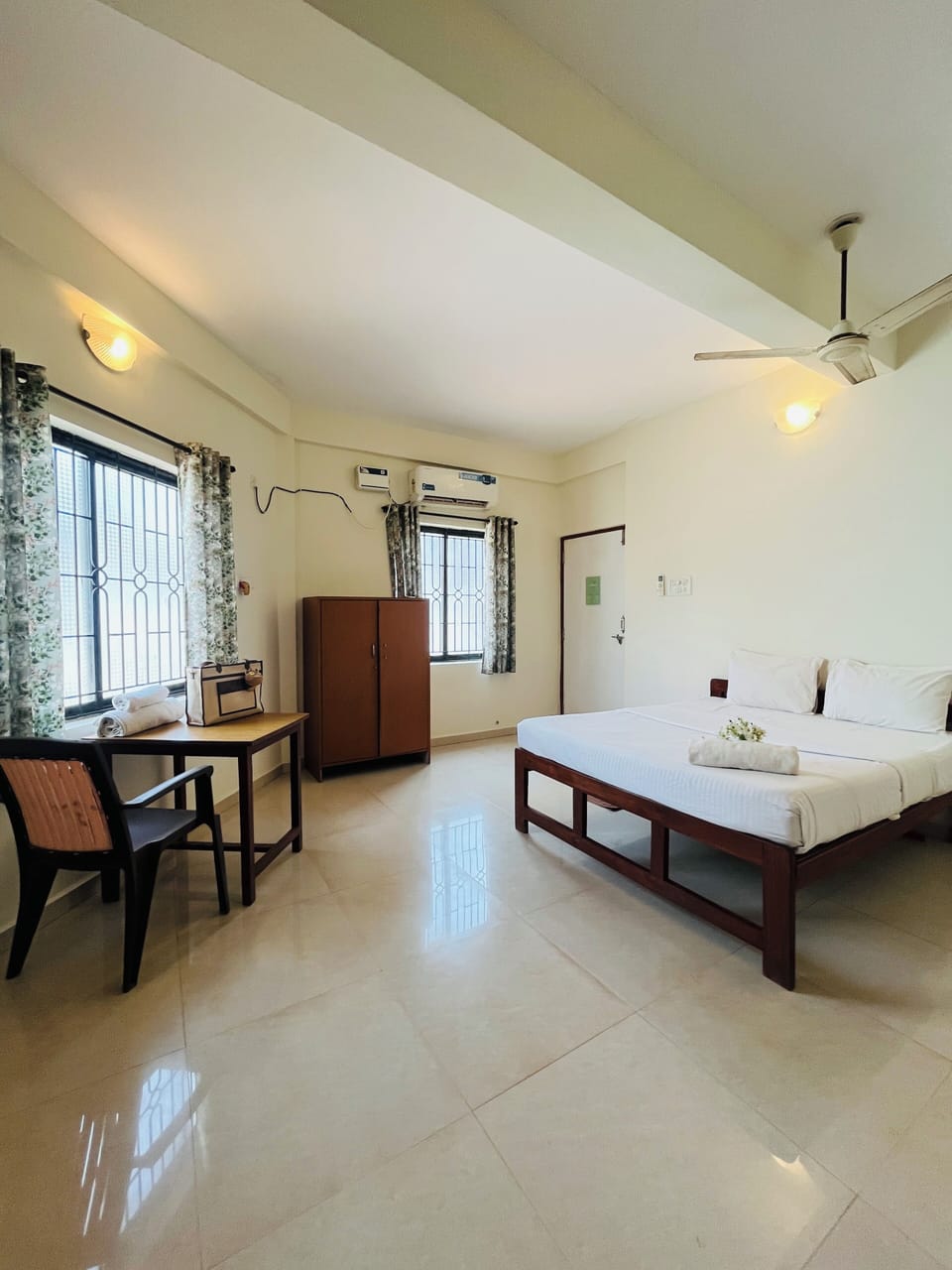 Classic Room | Desk, free WiFi, bed sheets