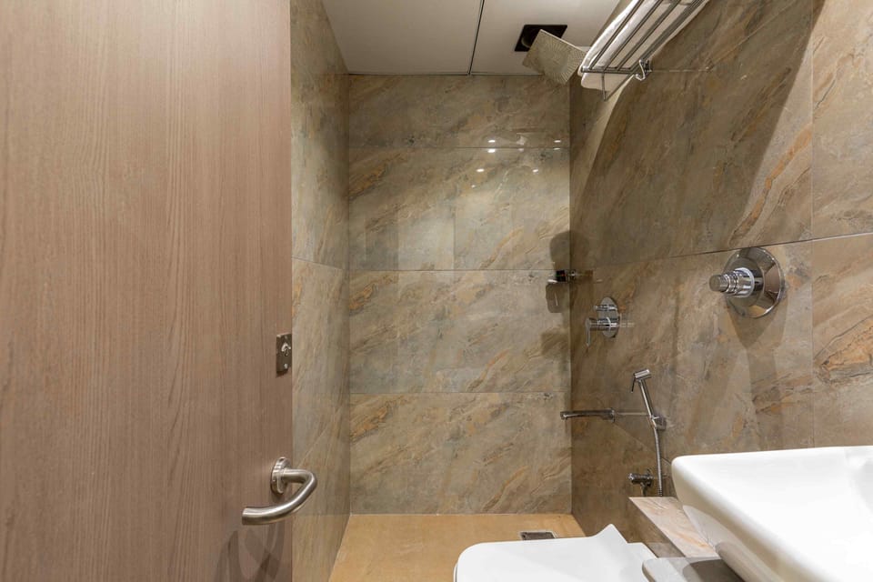 Shower, towels