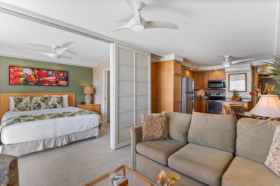 Condo, 2 Bedrooms | Living area